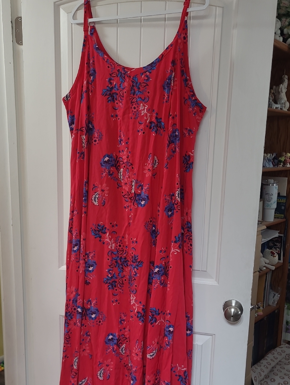 Torrid 4 NWT Red With Blue Flowers Maxi Dress